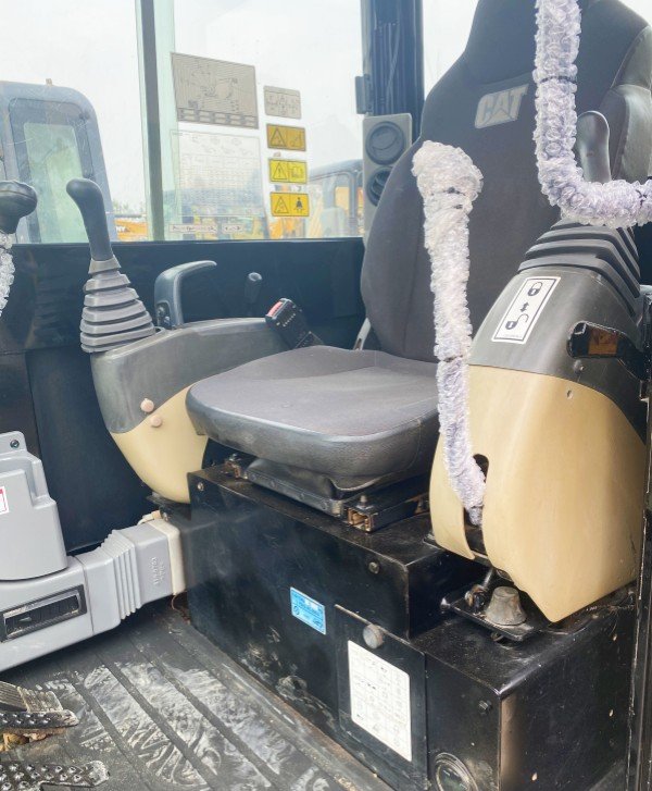 second-hand caterpillar excavator seat